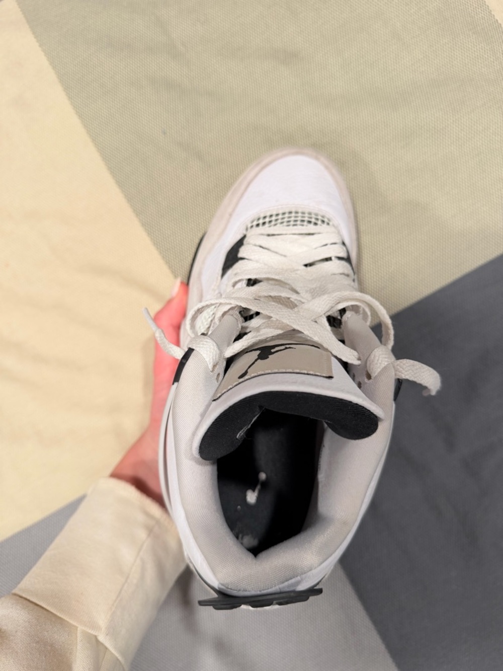 Jordan Men's White and Black Retro Sneakers - Picture 2 of 6